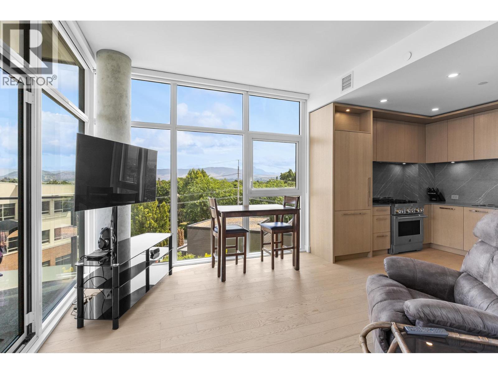 3389 Lakeshore Road Unit# 407, Kelowna
