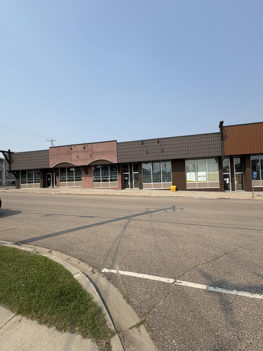 8, 901 10 Street - photo 2