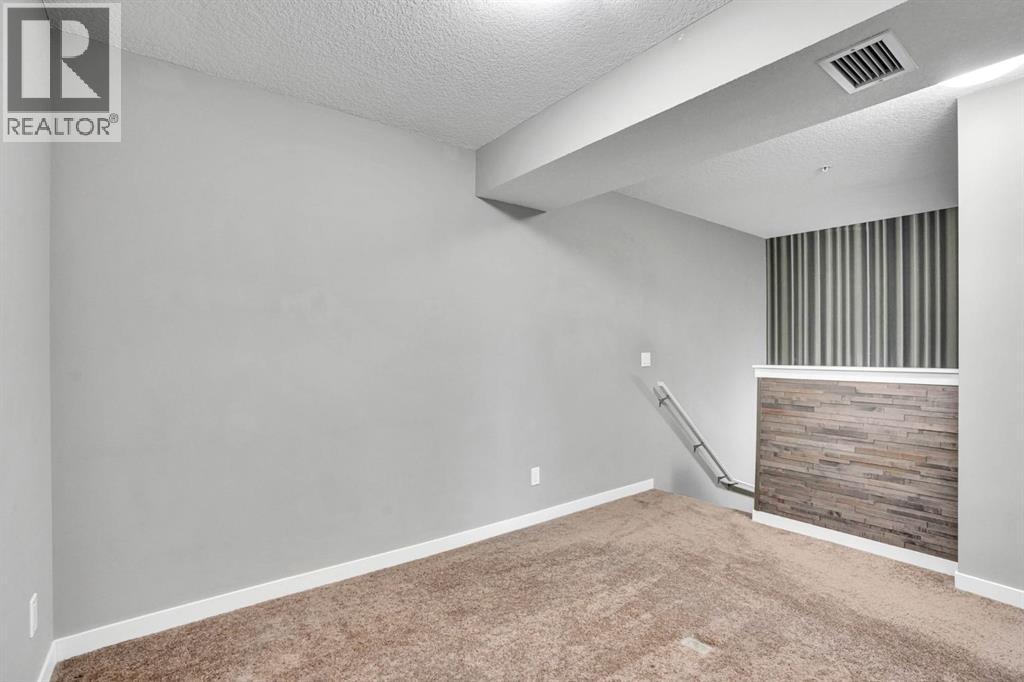 #228 10 Westpark Link SW - 21