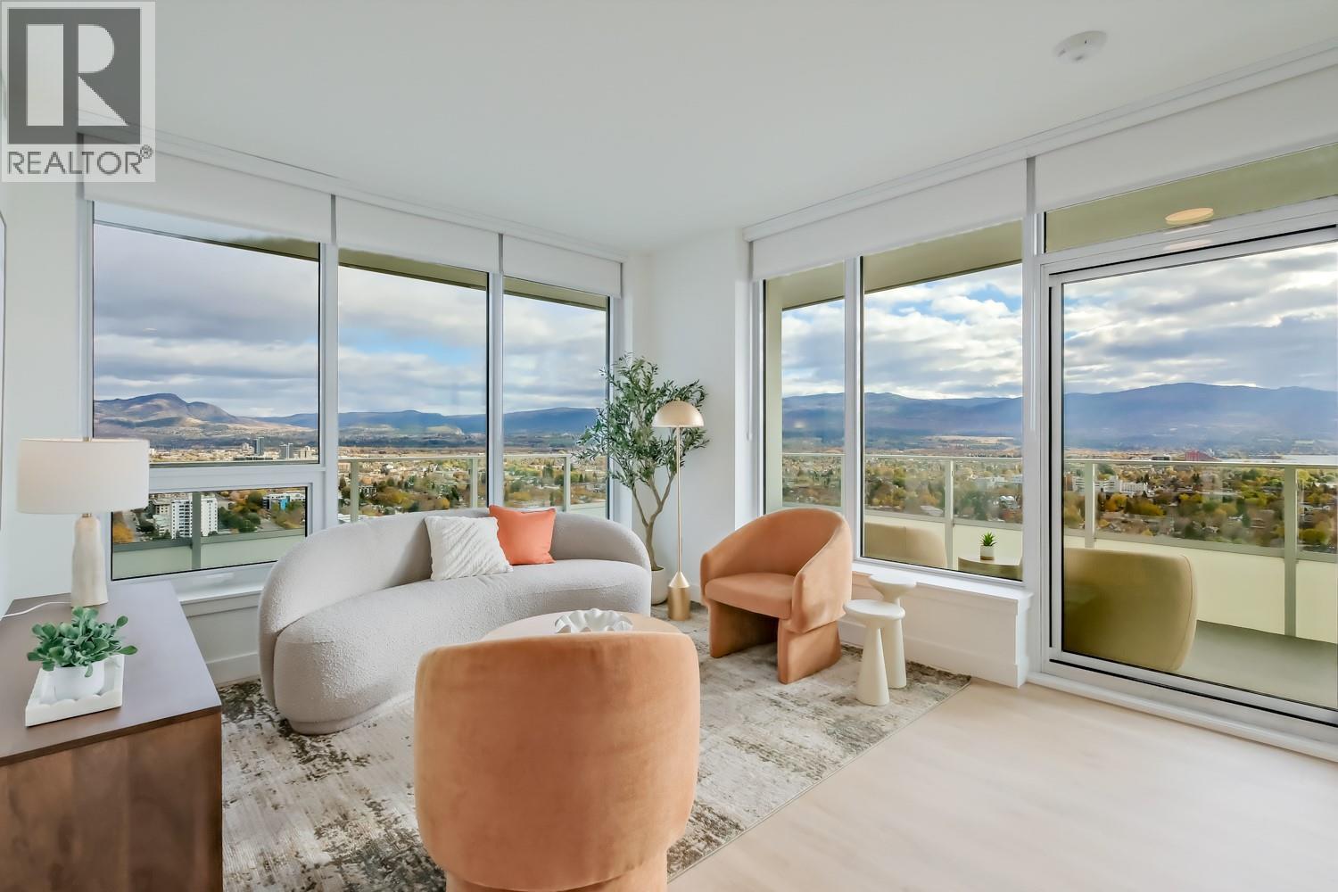 #2208 238 Leon Avenue - 6