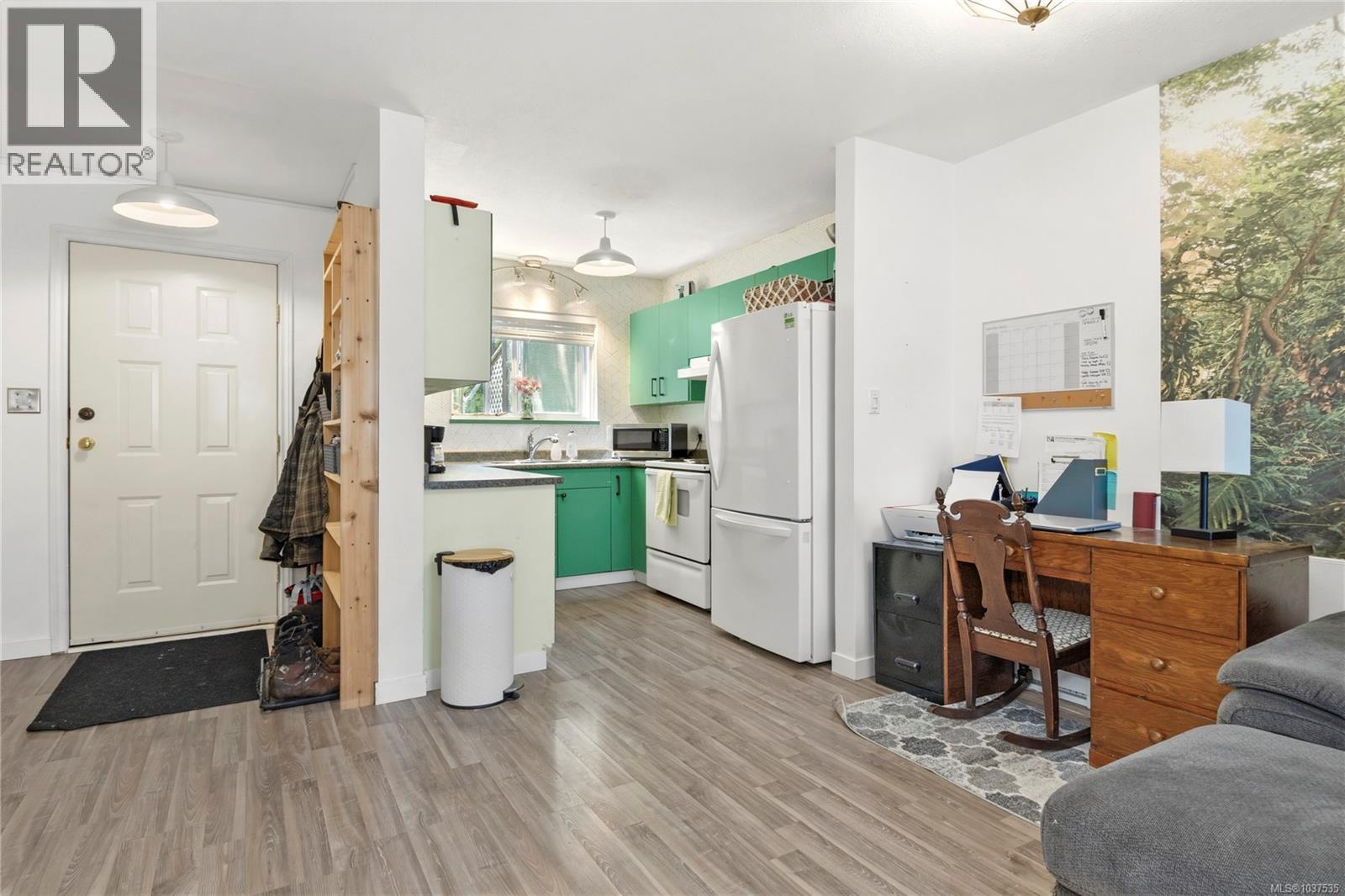 #9 555 Rockland Rd - 14