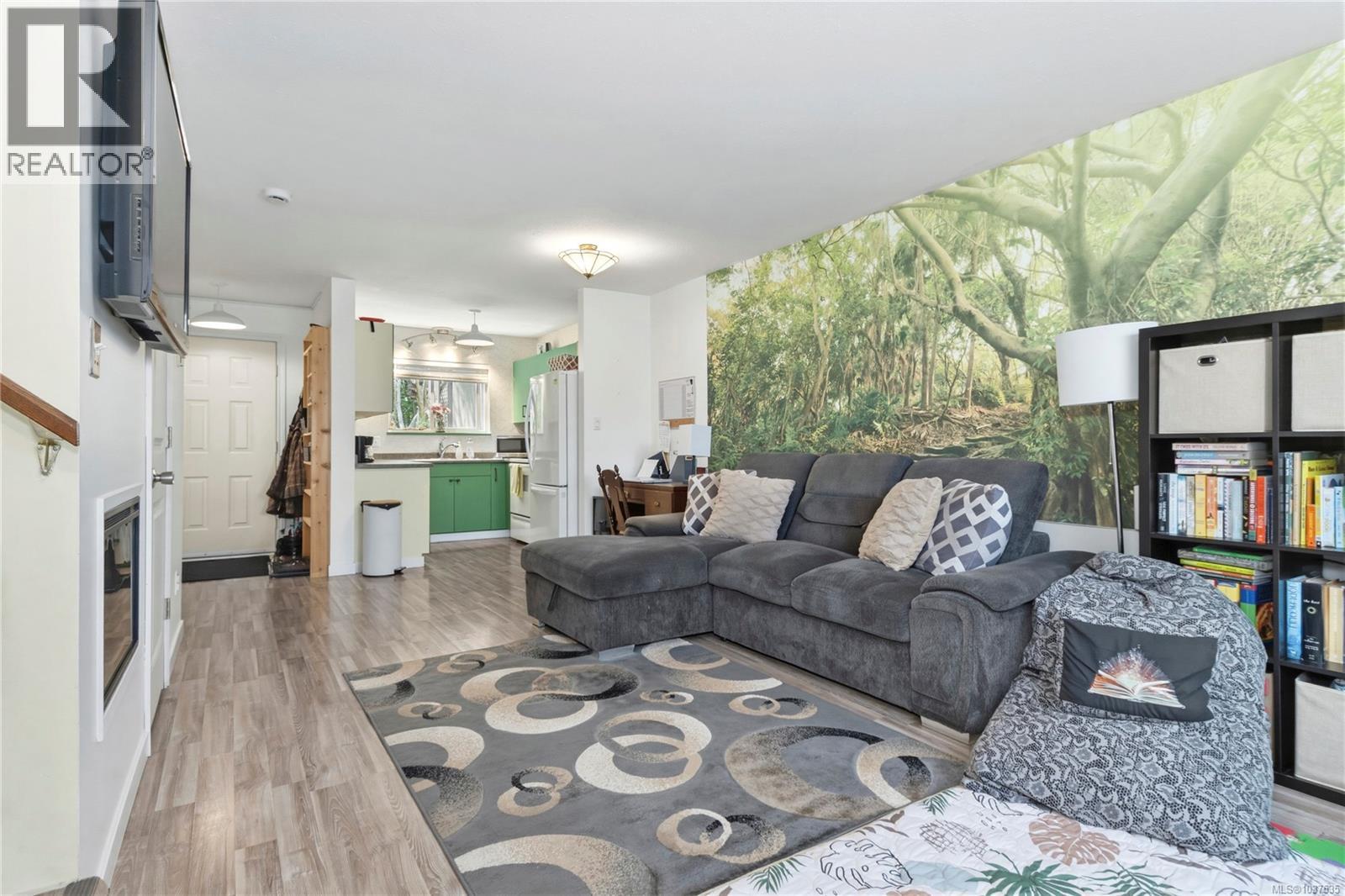 #9 555 Rockland Rd - 2