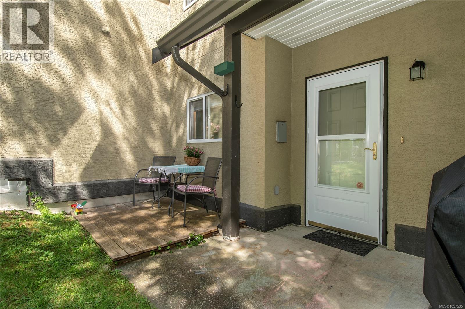 #9 555 Rockland Rd - 29