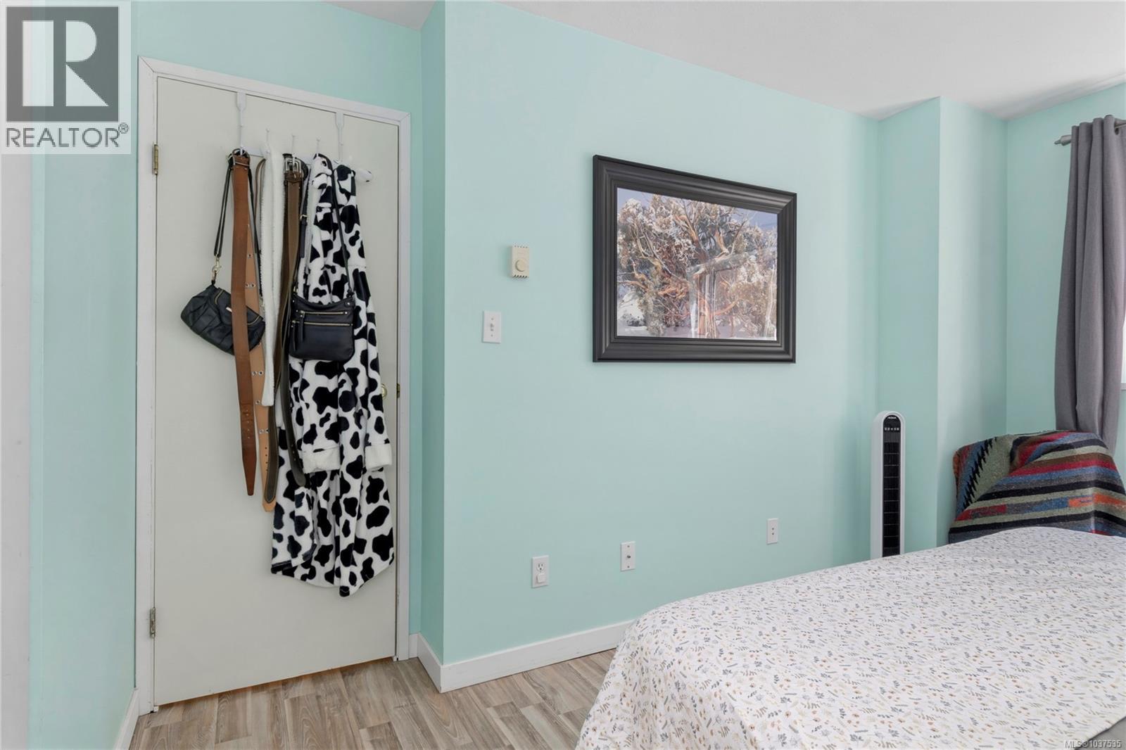 #9 555 Rockland Rd - 23
