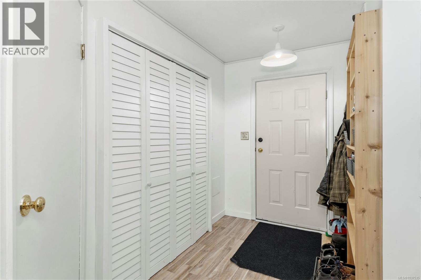 #9 555 Rockland Rd - 17