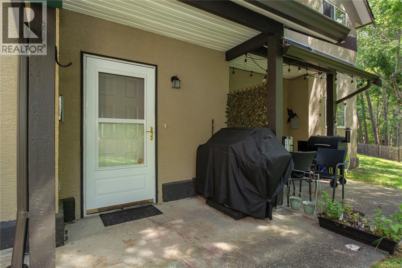 #9 555 Rockland Rd - 30