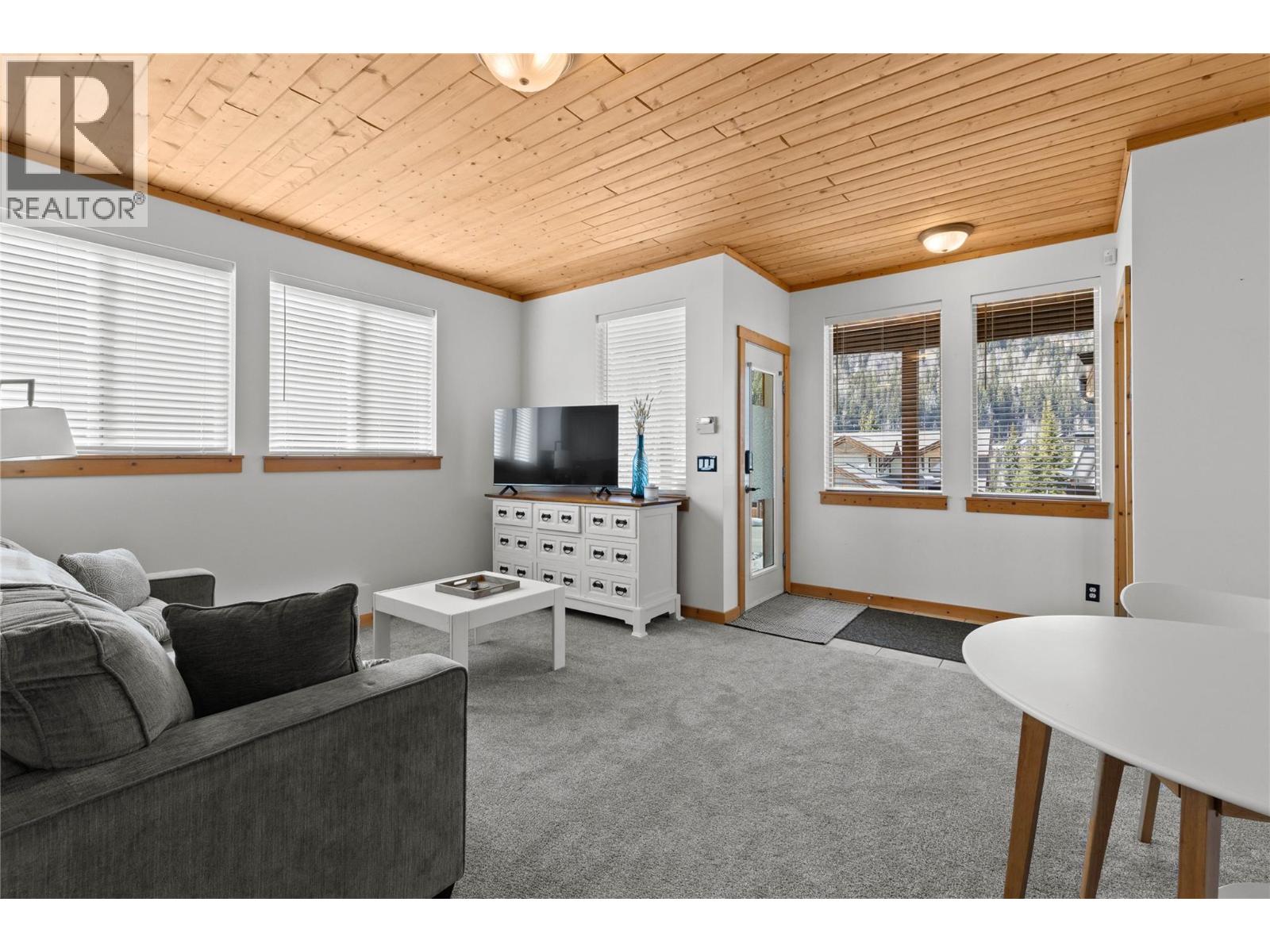 2431 Fairways Drive - 36