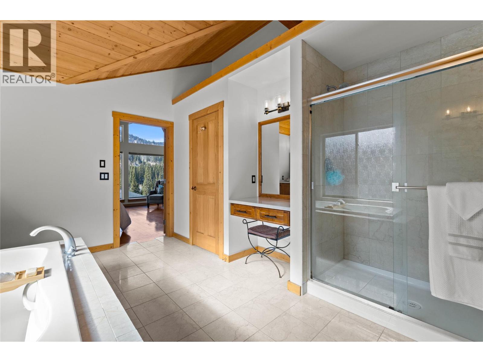 2431 Fairways Drive - 24