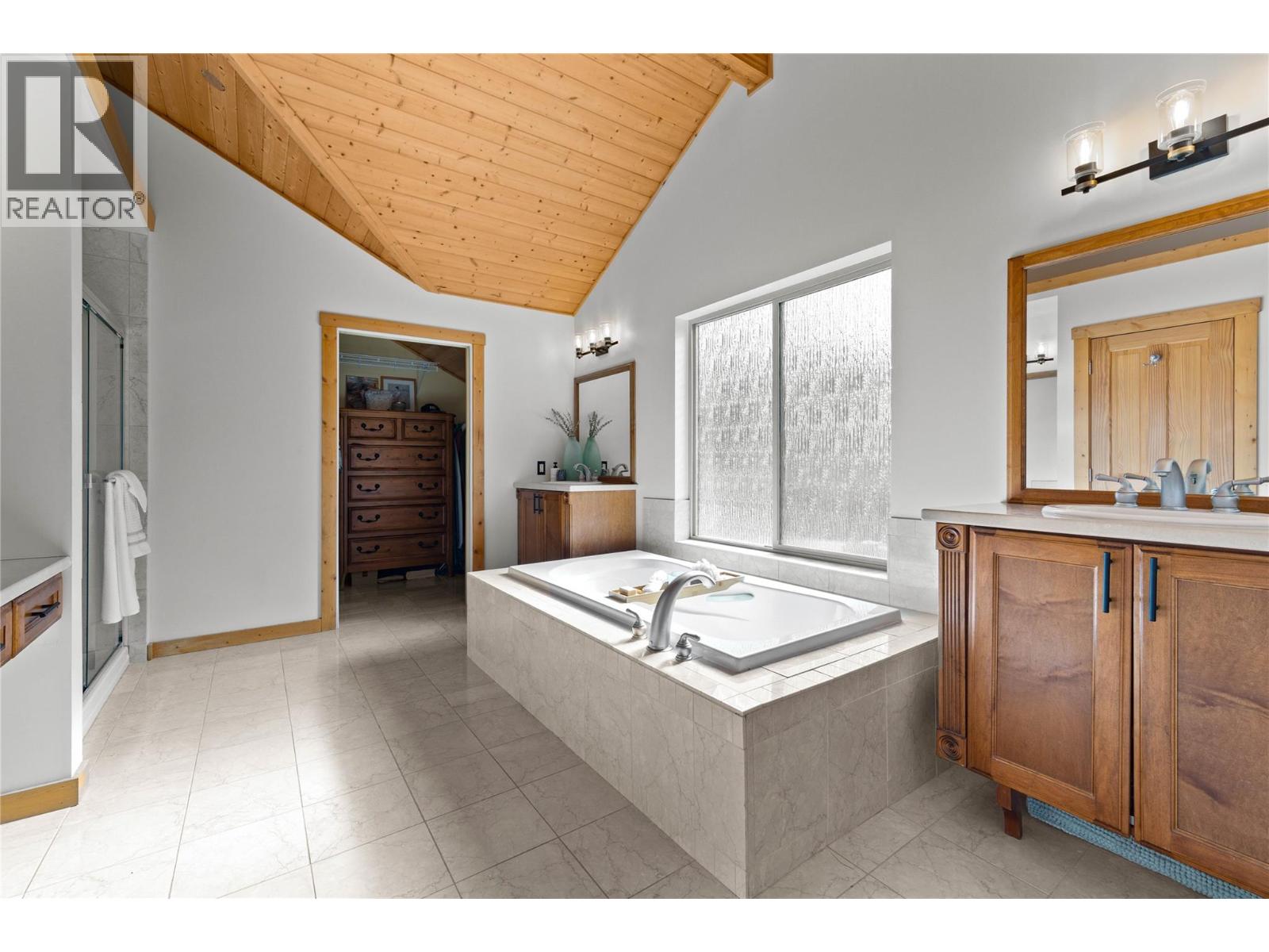 2431 Fairways Drive - 23
