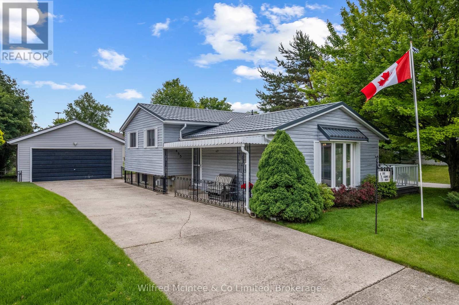 455 BRUCE STREET - 1