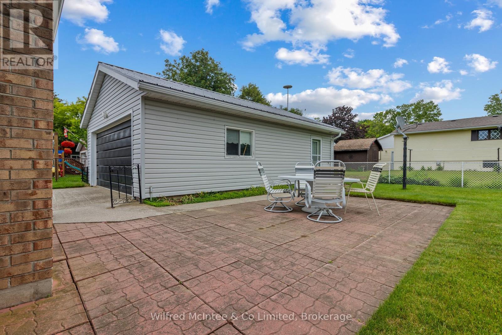 455 BRUCE STREET - 5