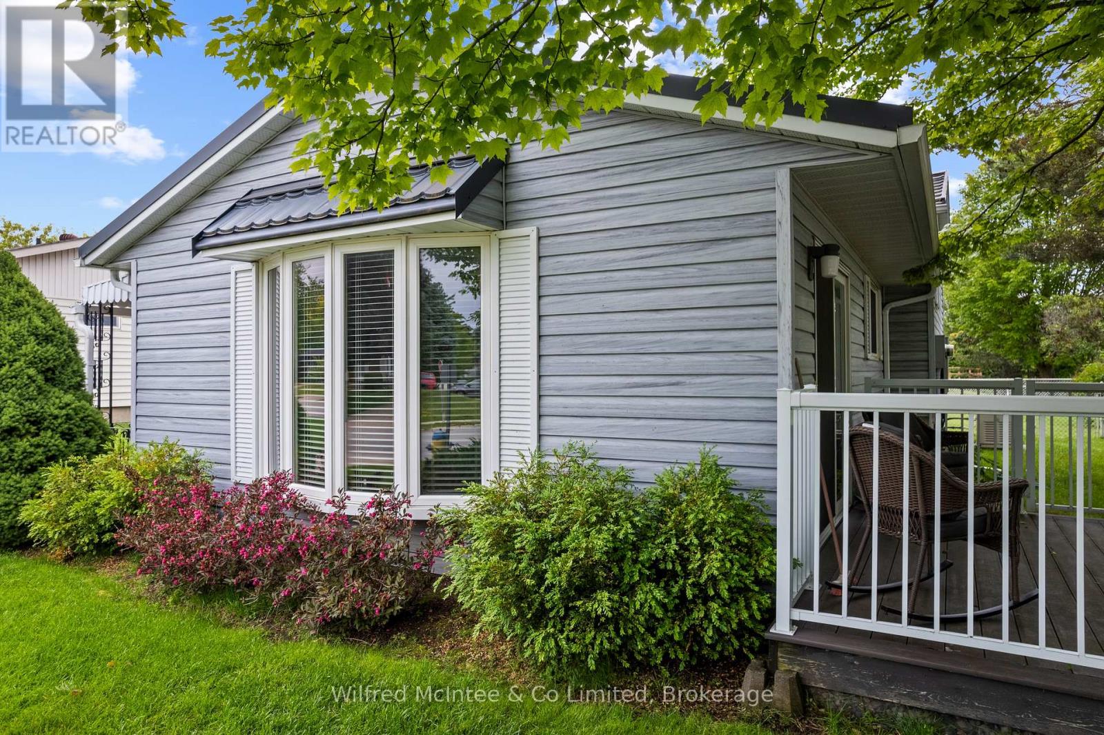 455 BRUCE STREET - 8