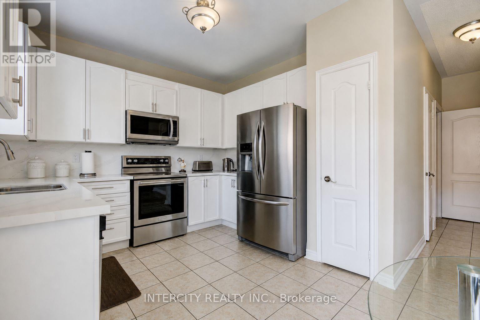 27 MODESTO CRESCENT - 10