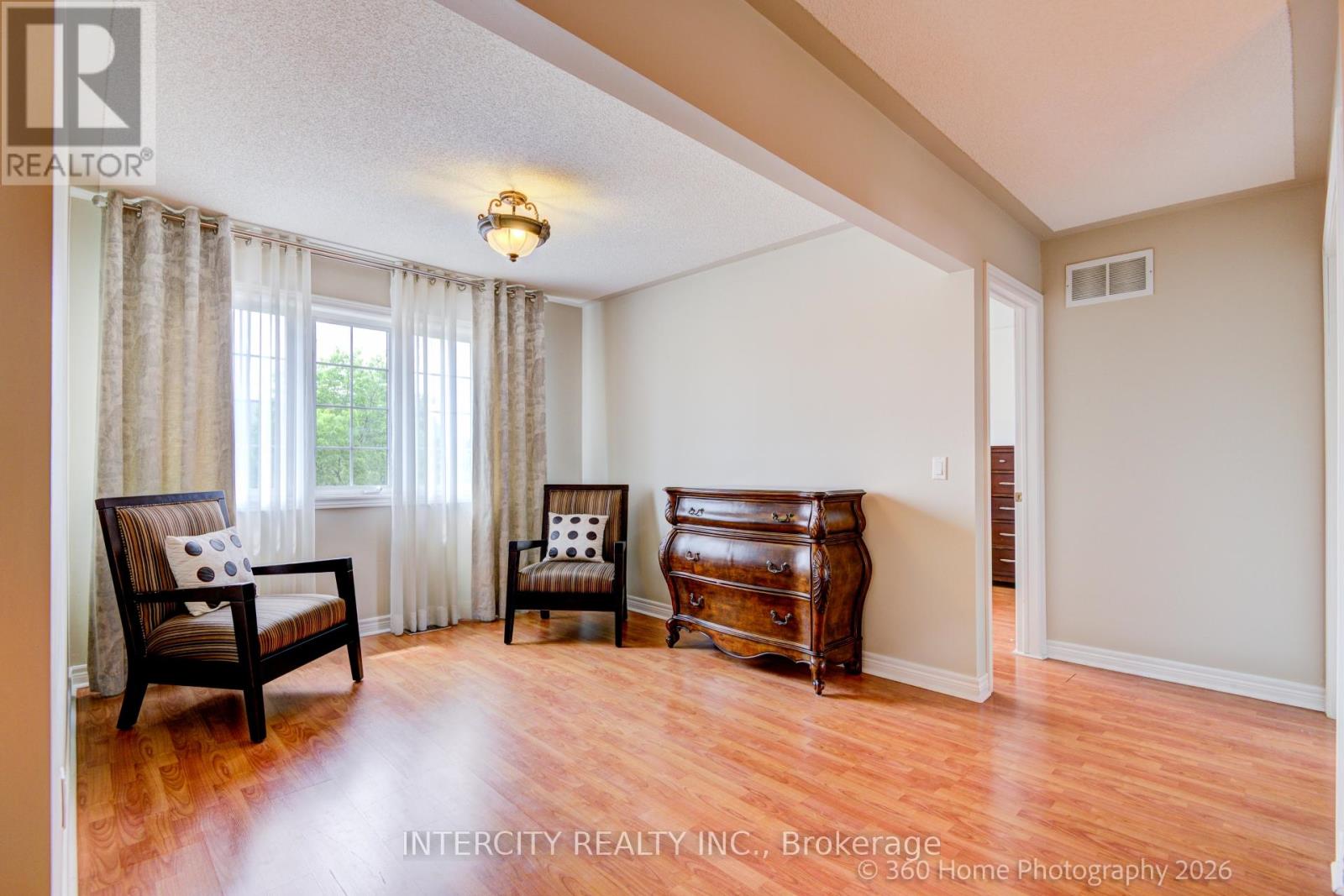 27 MODESTO CRESCENT - 12