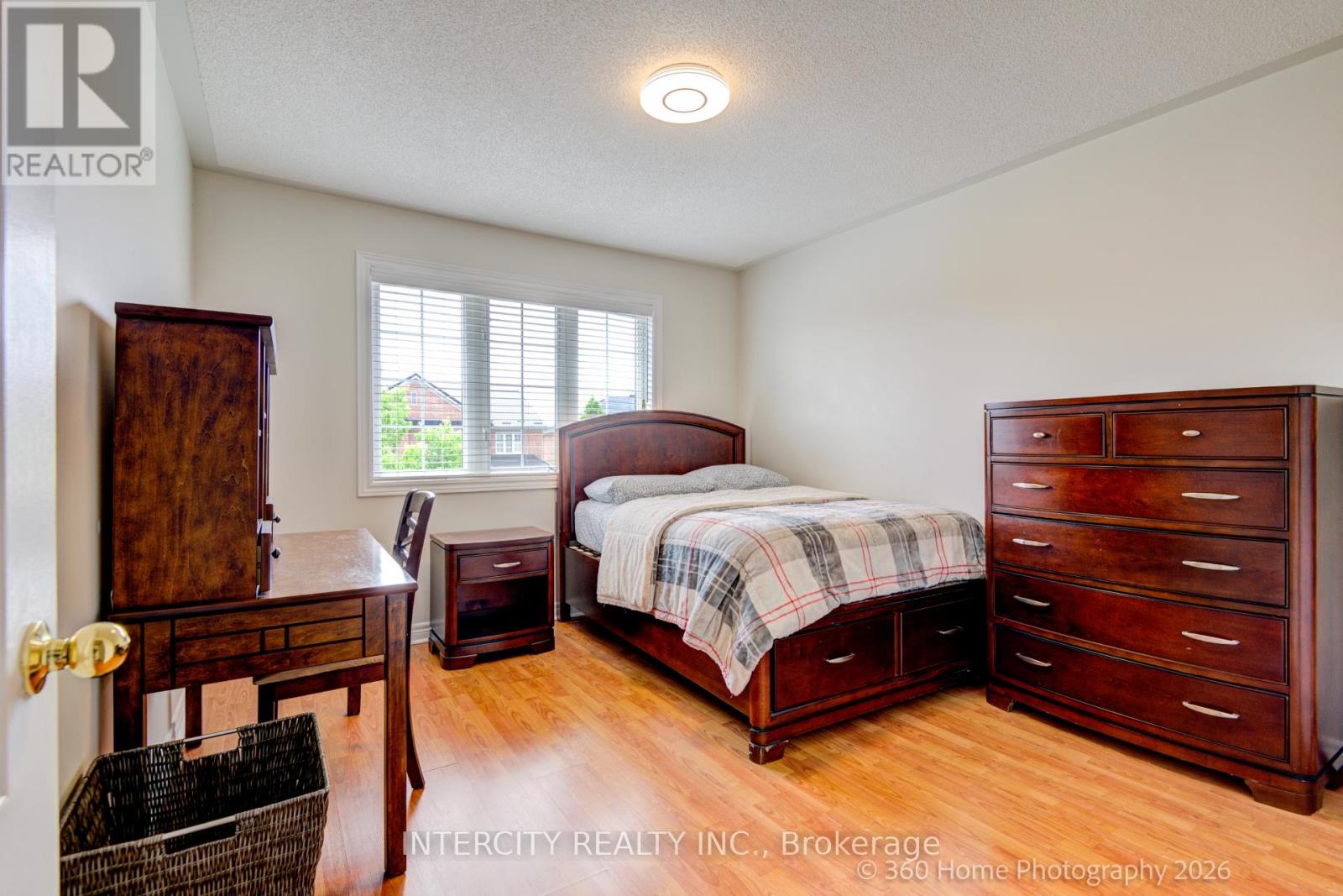 27 MODESTO CRESCENT - 17