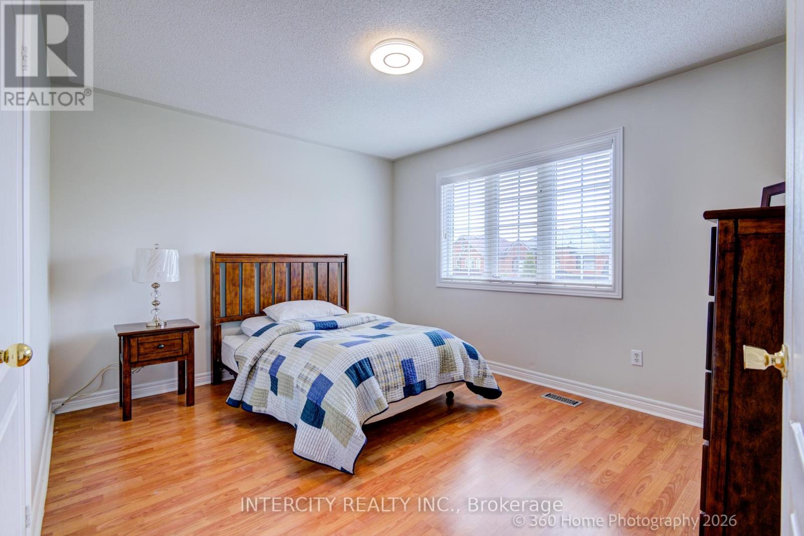 27 MODESTO CRESCENT - 18