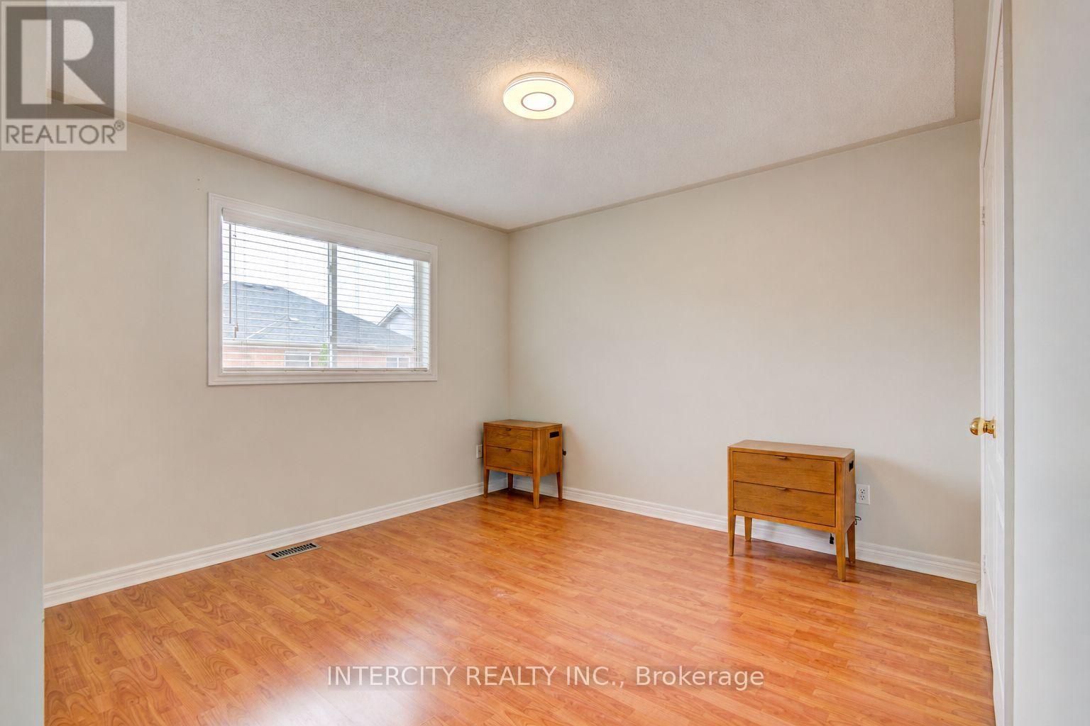 27 MODESTO CRESCENT - 20