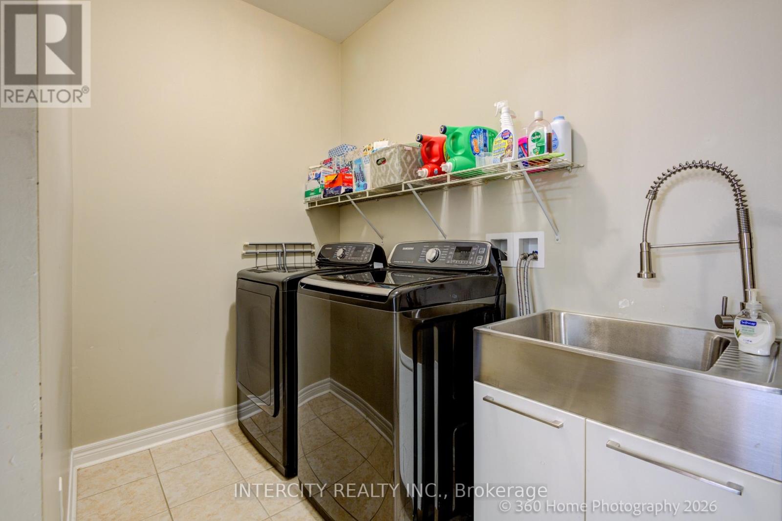 27 MODESTO CRESCENT - 21