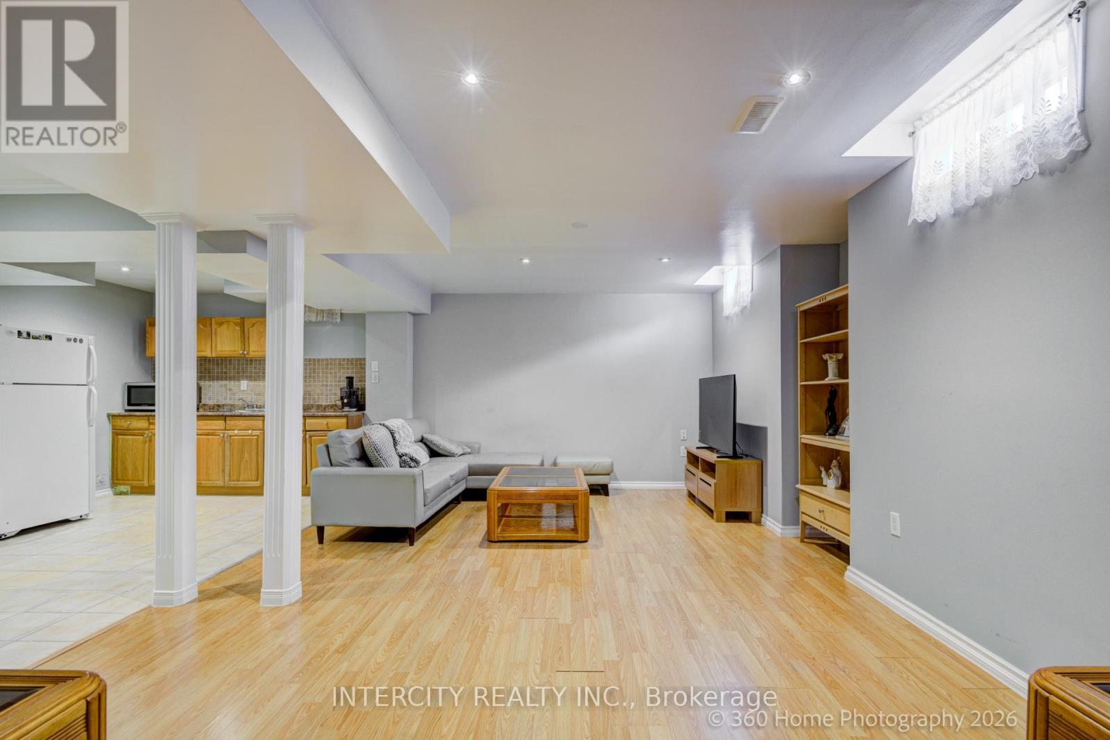 27 MODESTO CRESCENT - 23
