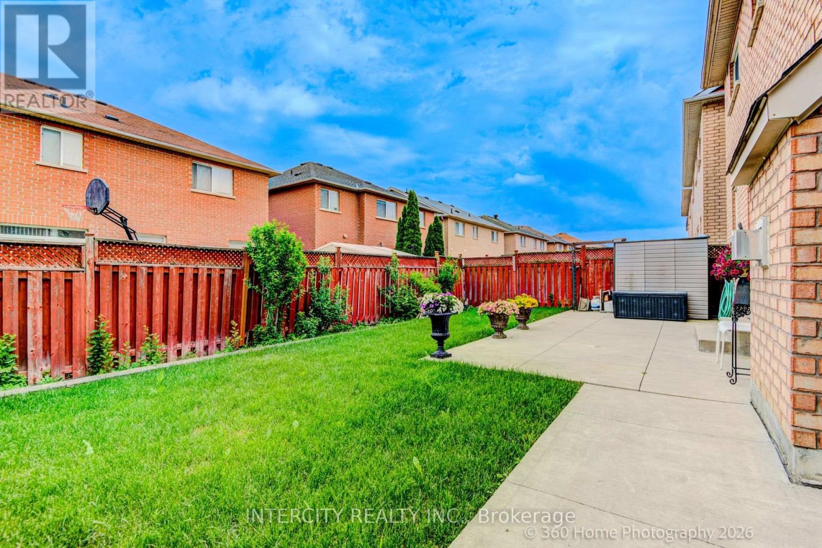 27 MODESTO CRESCENT - 27