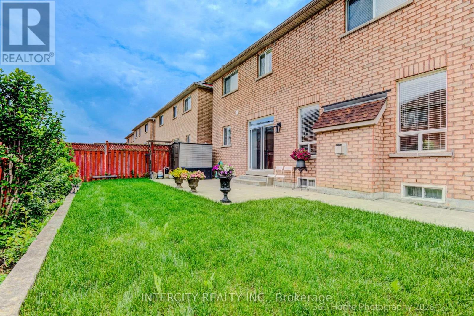 27 MODESTO CRESCENT - 28