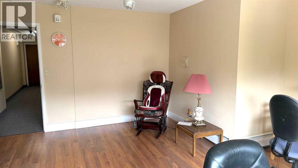 1809 5 Street SW - 18