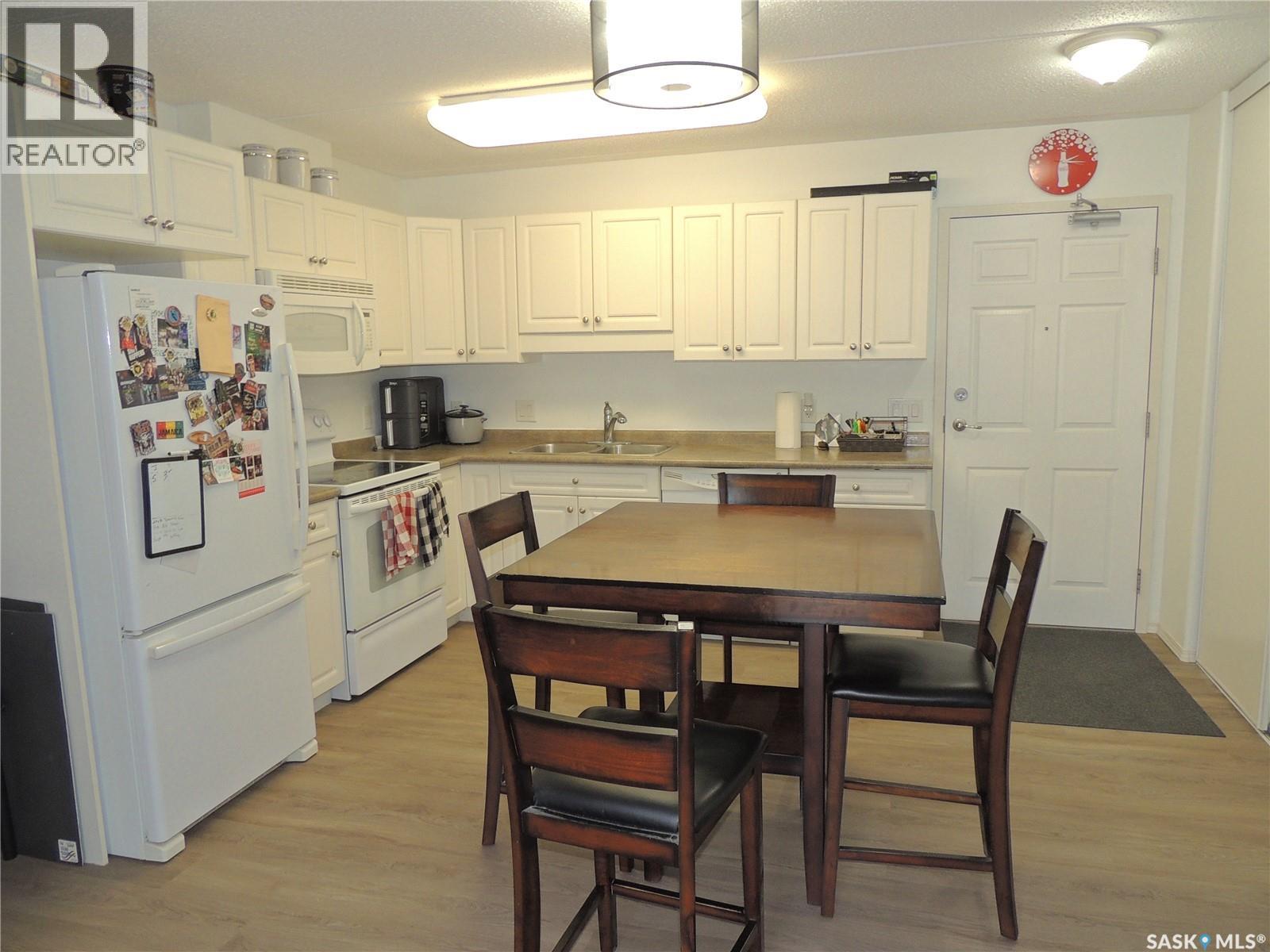 #201 701 Henry STREET - 4