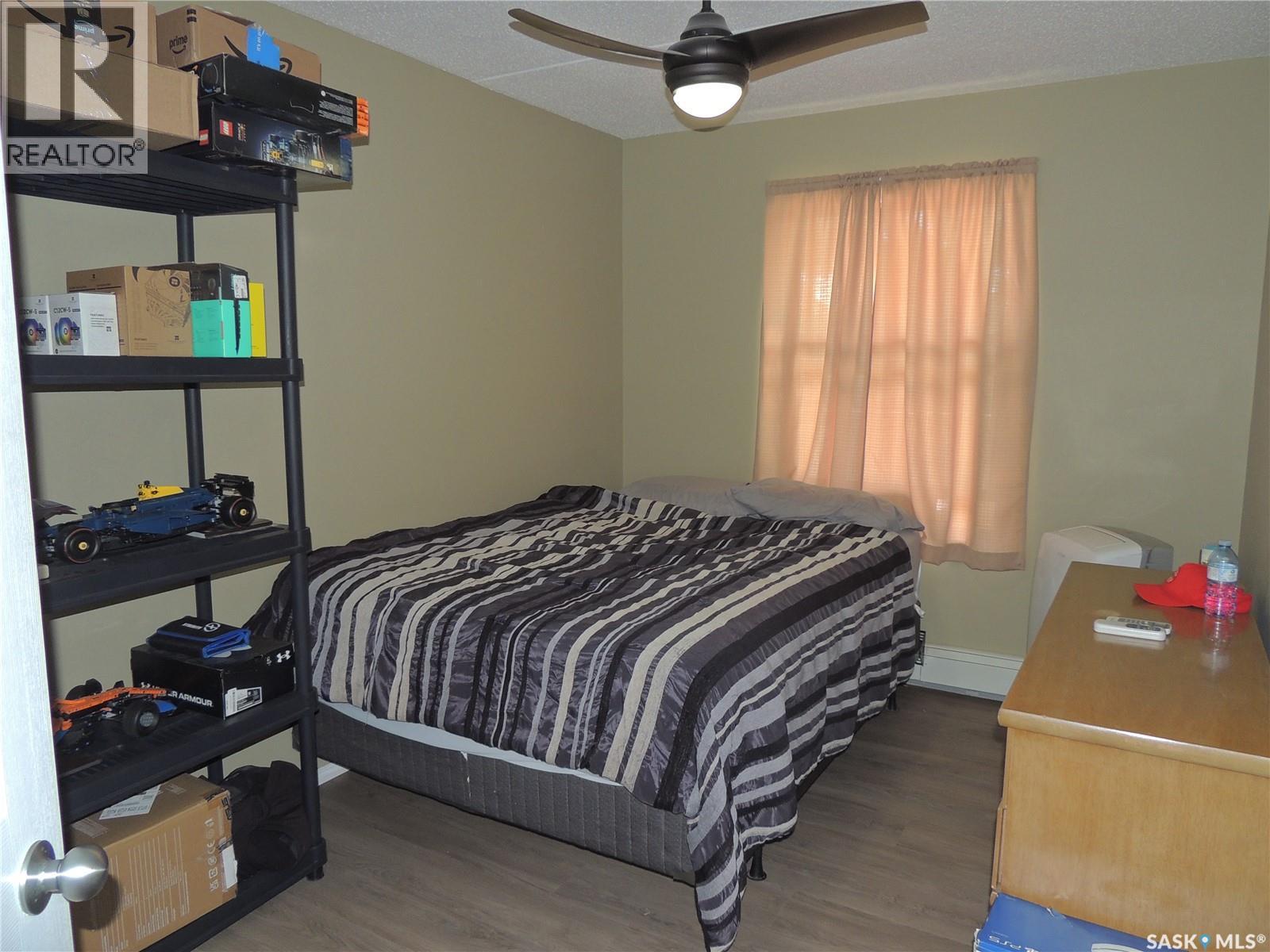 #201 701 Henry STREET - 6