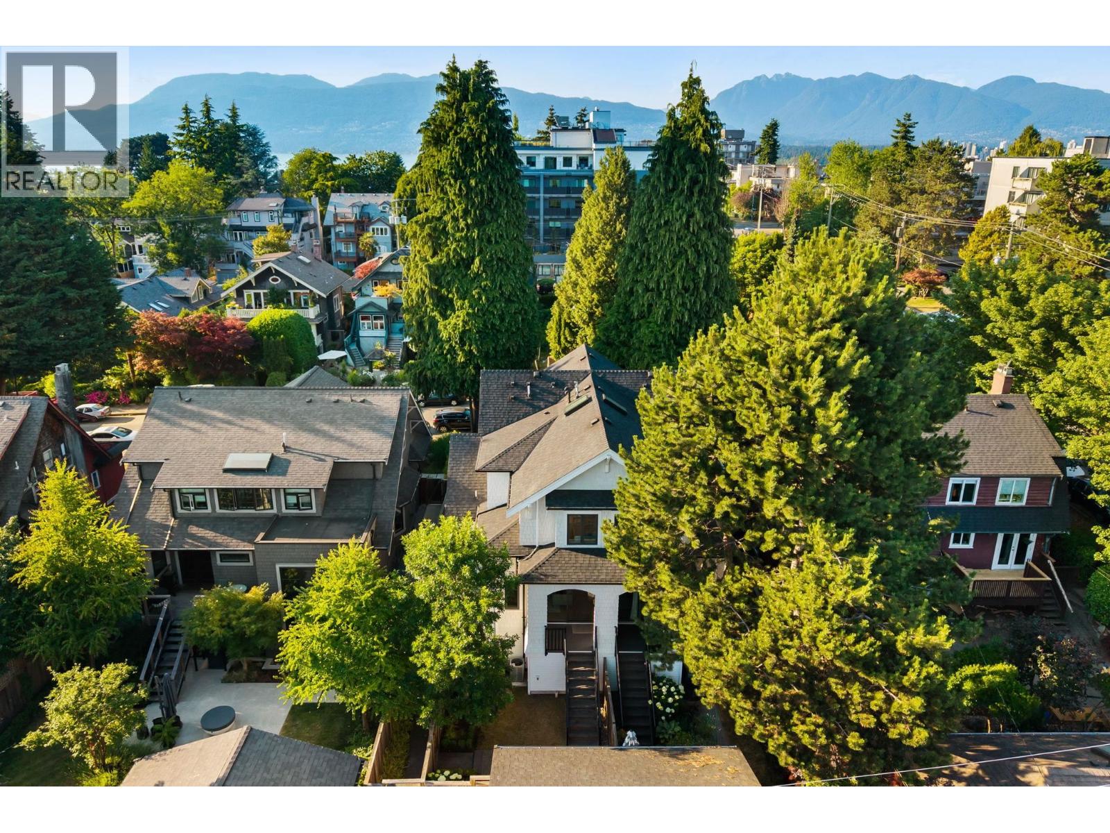 2518 W 3RD AVENUE, Vancouver