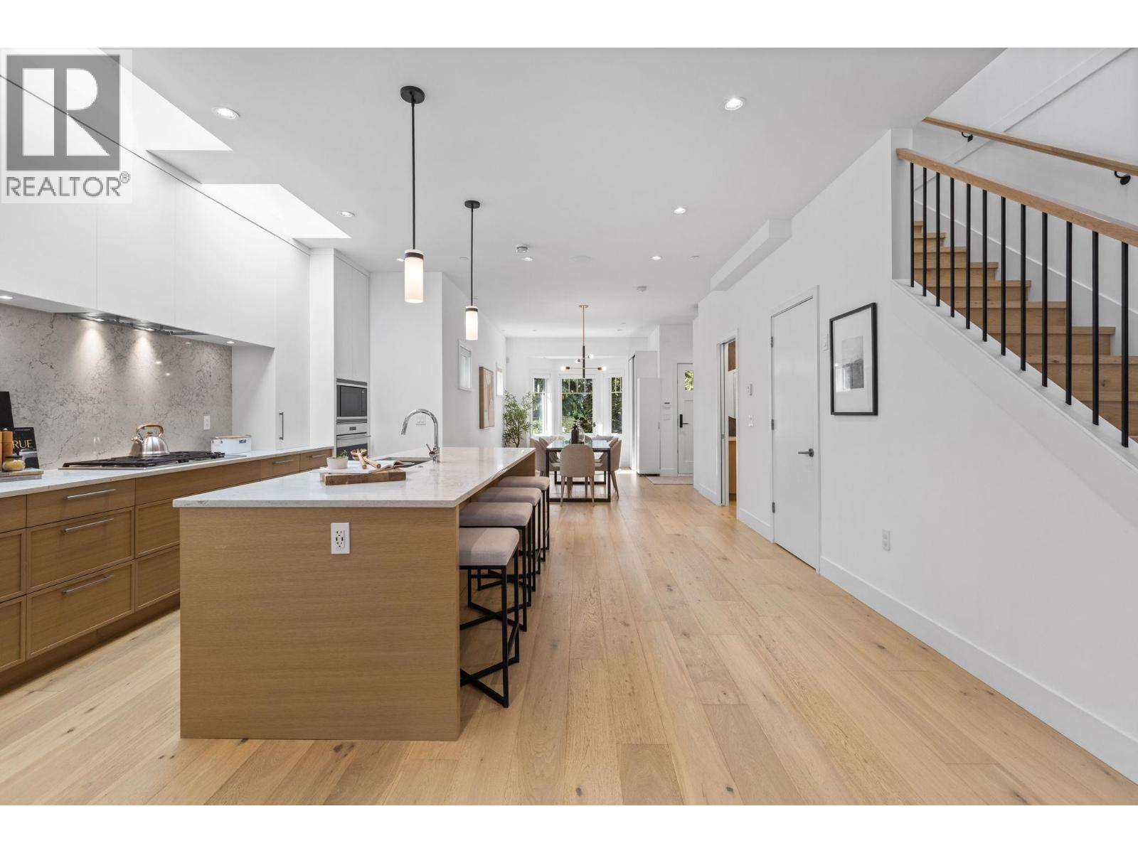 2518 W 3RD AVENUE, Vancouver