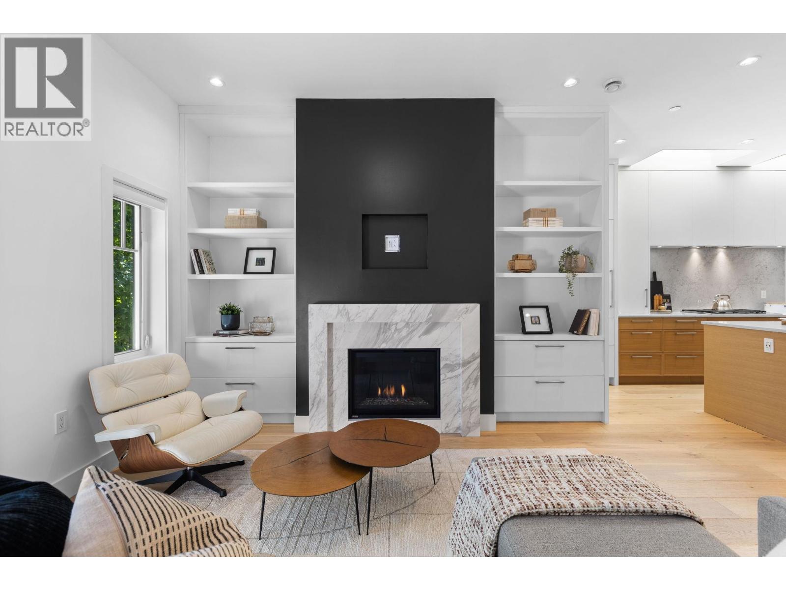 2518 W 3RD AVENUE, Vancouver