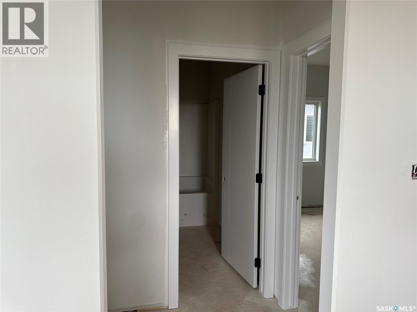 492 Woolf BEND - 11