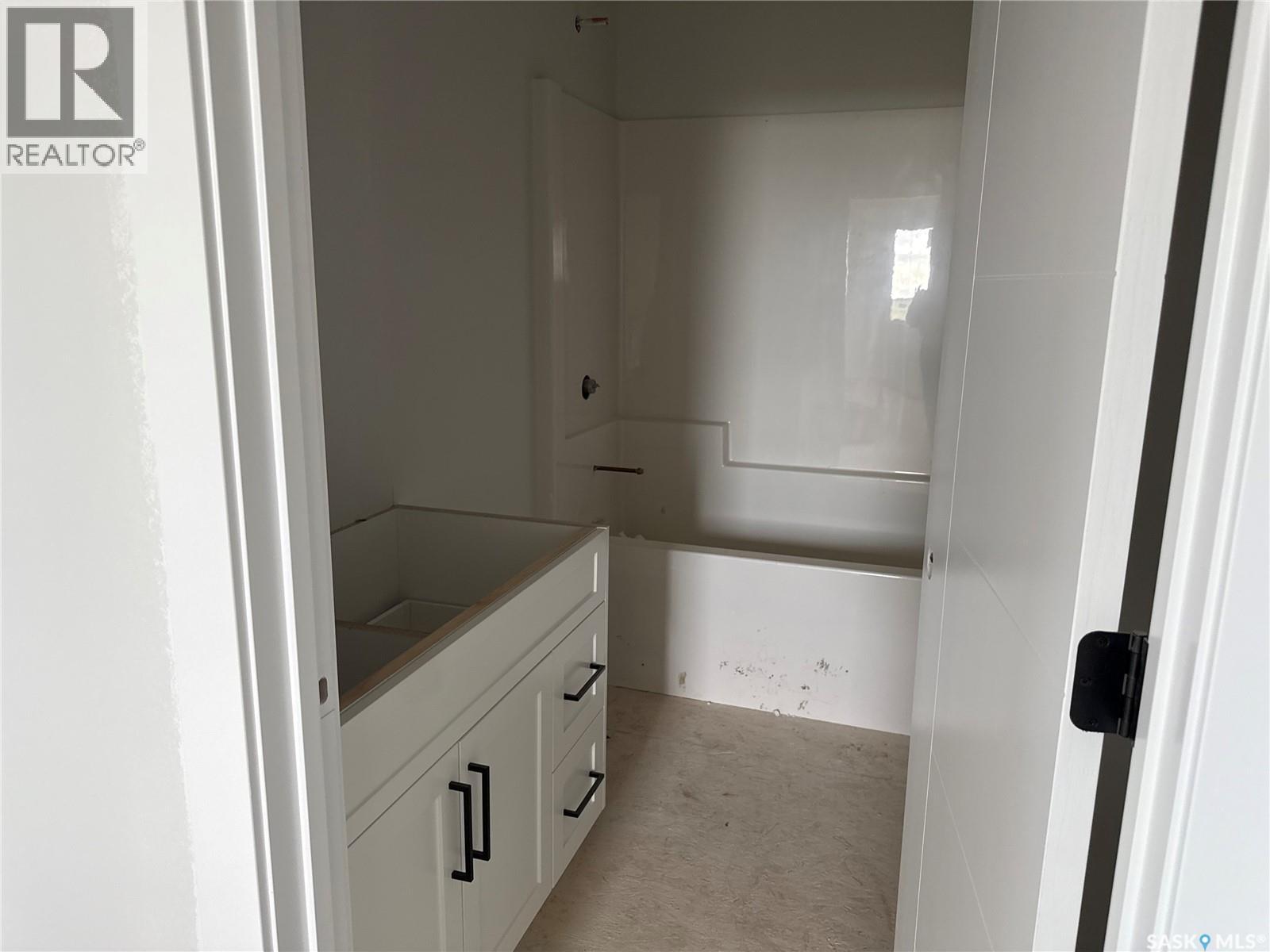 492 Woolf BEND - 13