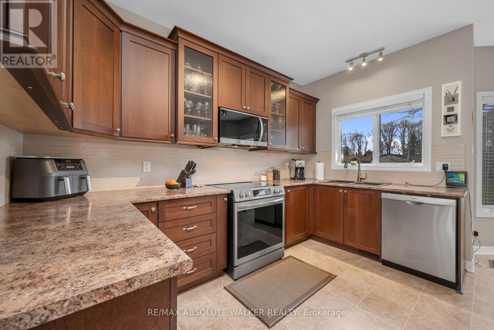 20 MARY HILL CRESCENT - 10