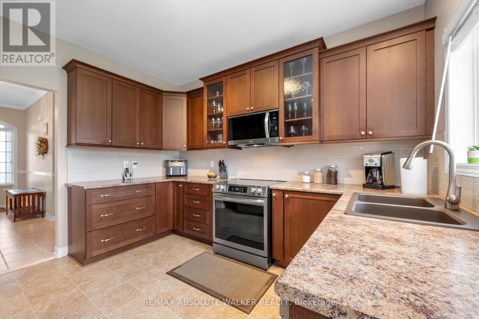 20 MARY HILL CRESCENT - 11