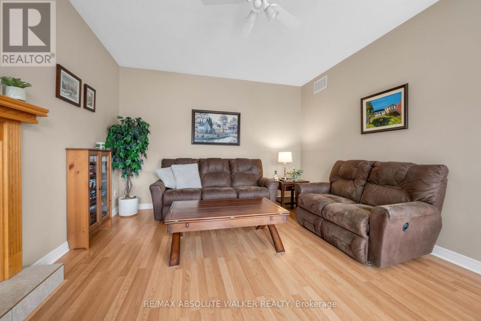 20 MARY HILL CRESCENT - 16