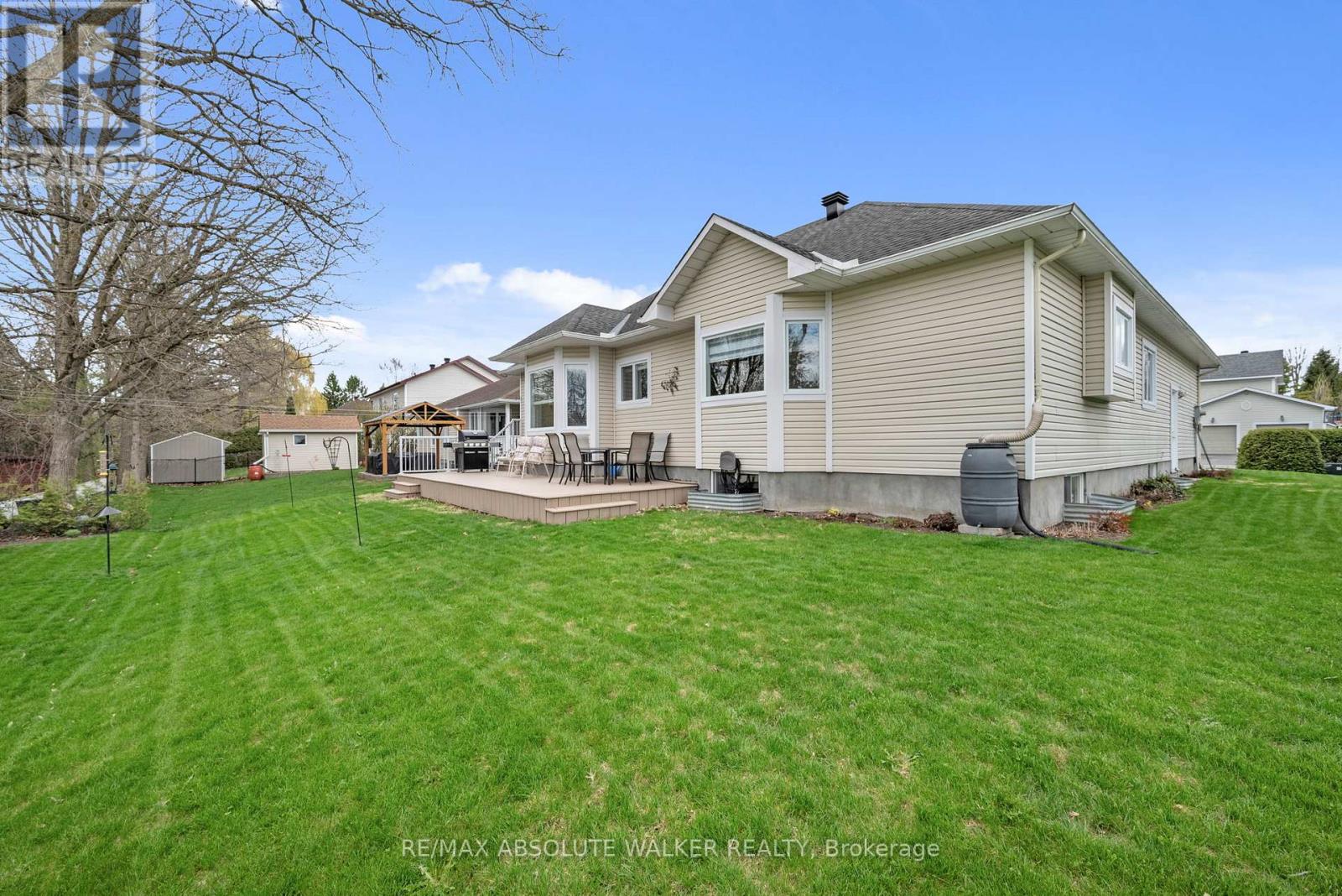 20 MARY HILL CRESCENT - 31