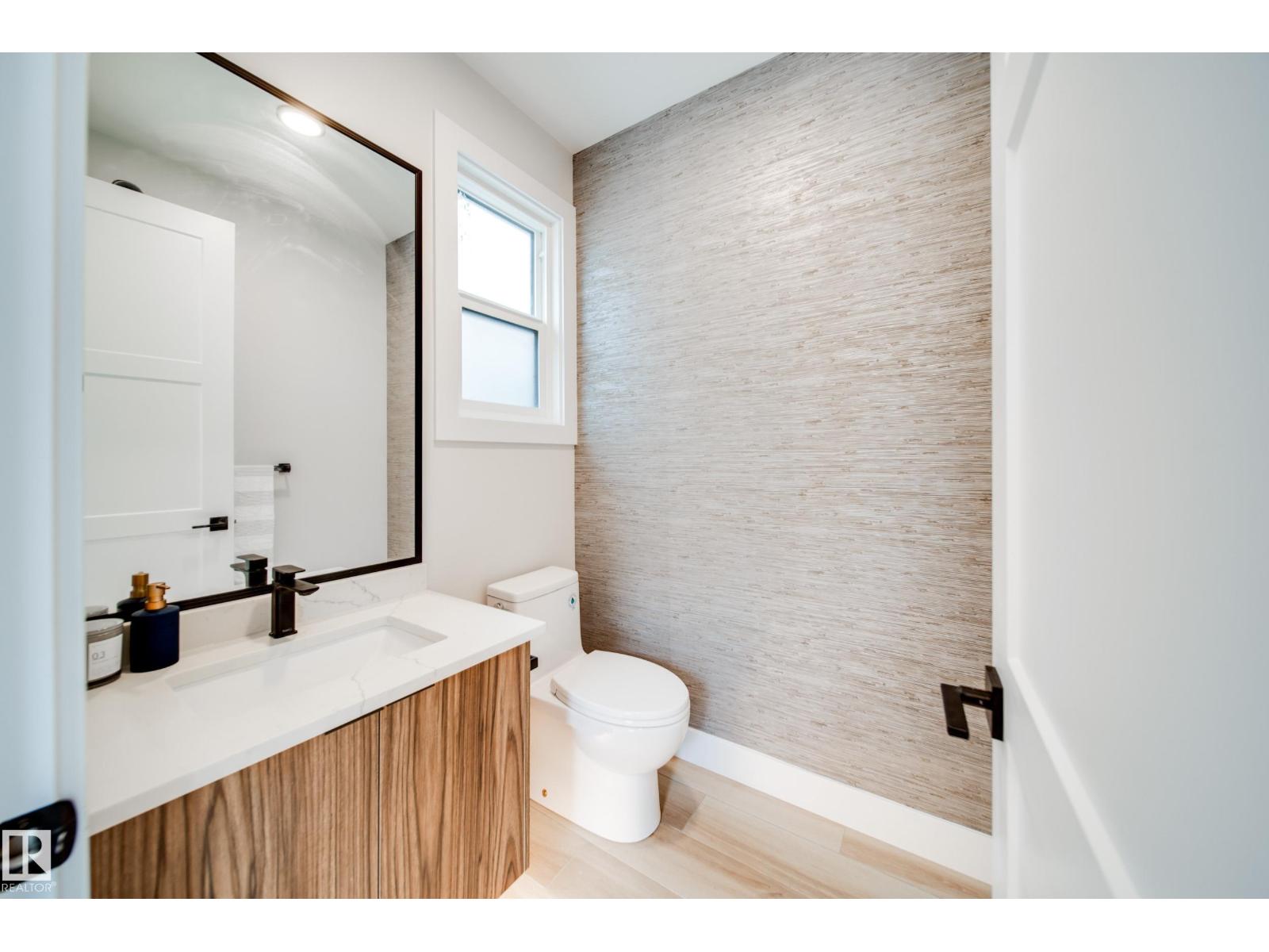 9625 101 ST NW - 20