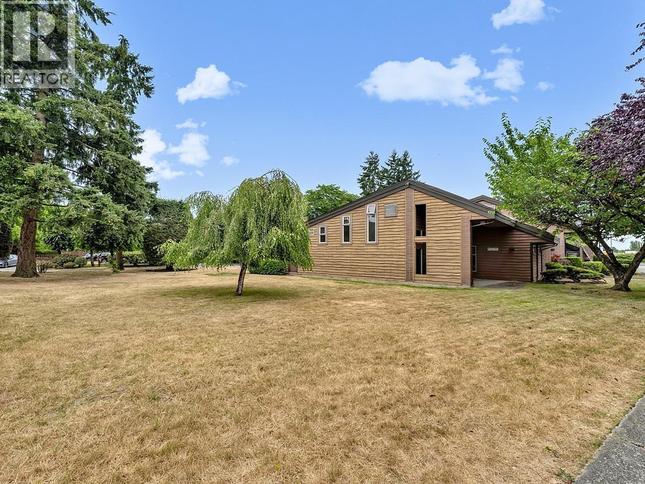 #112-9151 NO 5 Road, Richmond