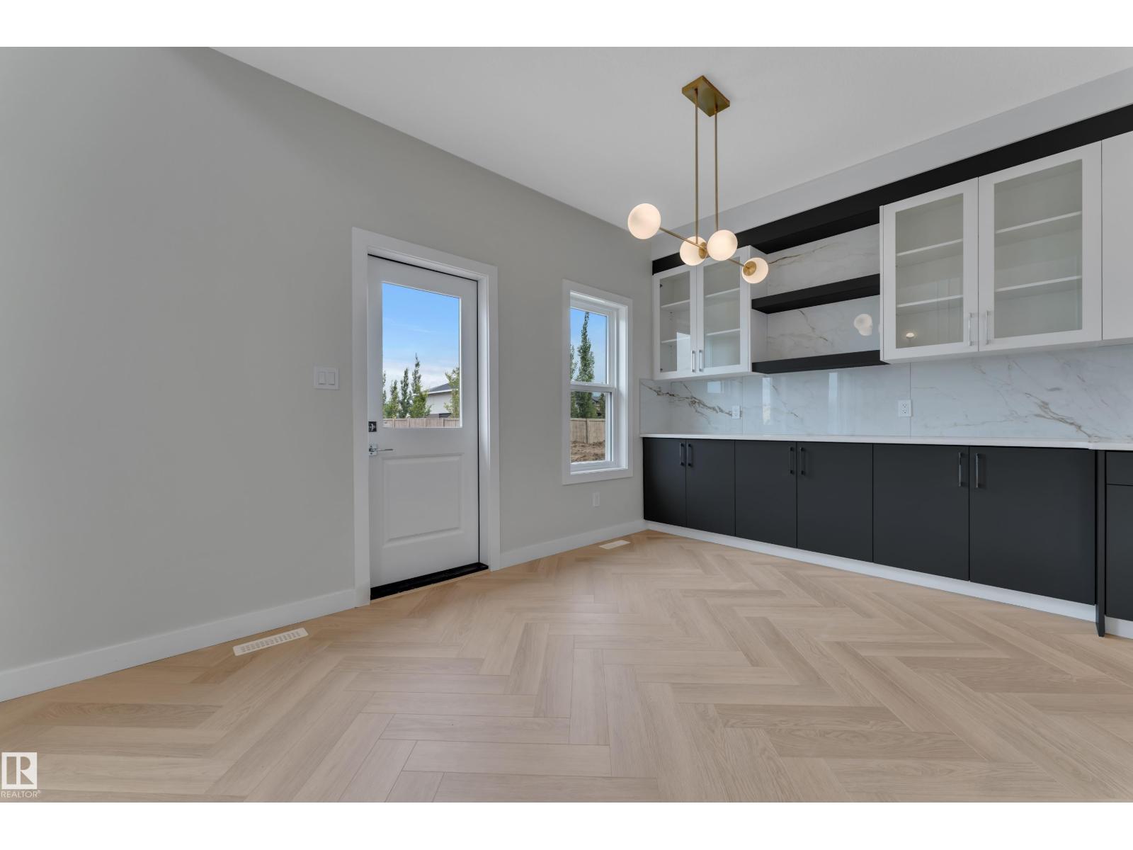377 Linden LO - 10