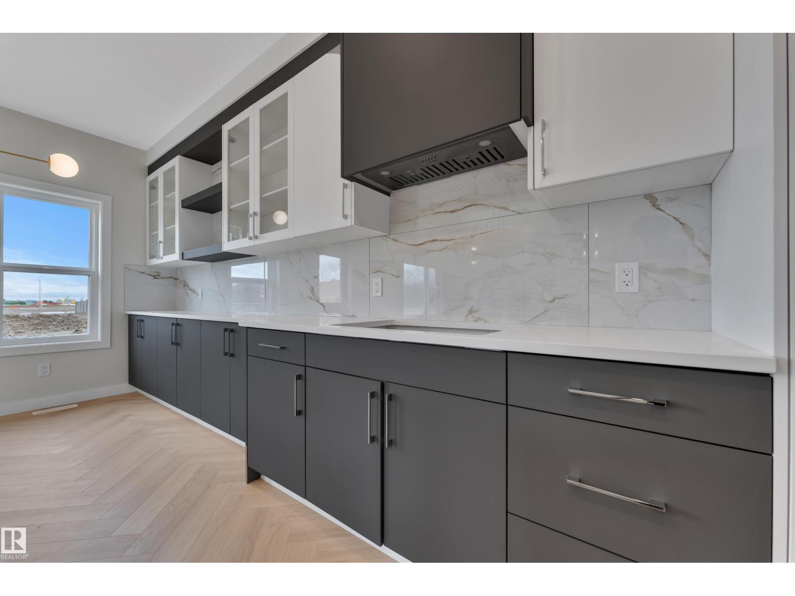 377 Linden LO - 13