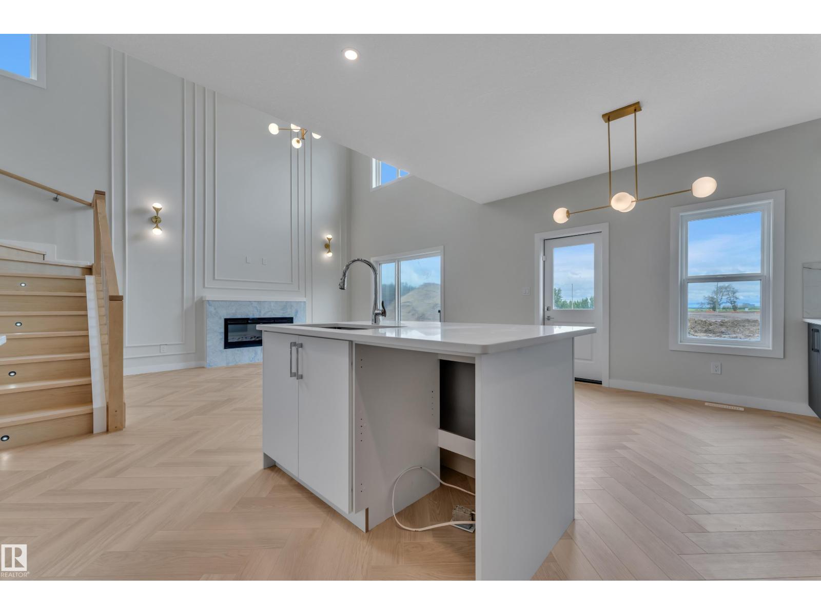 377 Linden LO - 14