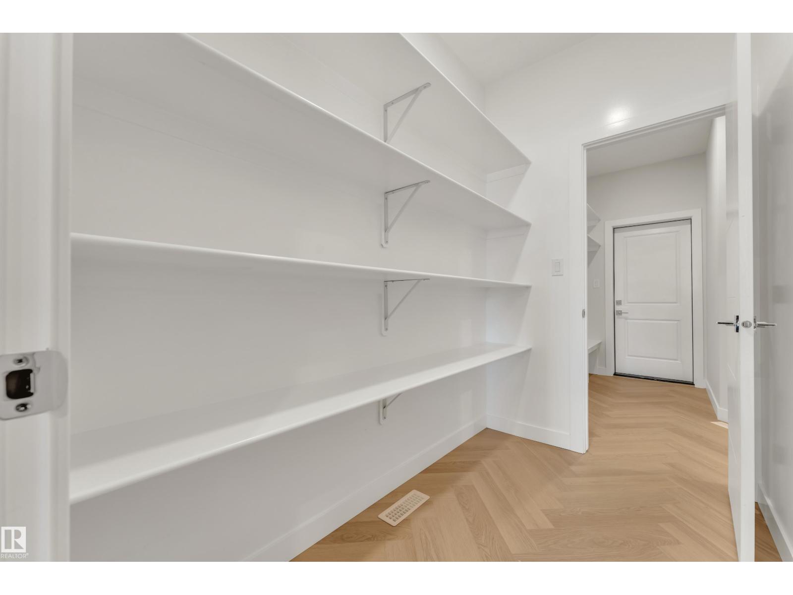 377 Linden LO - 15