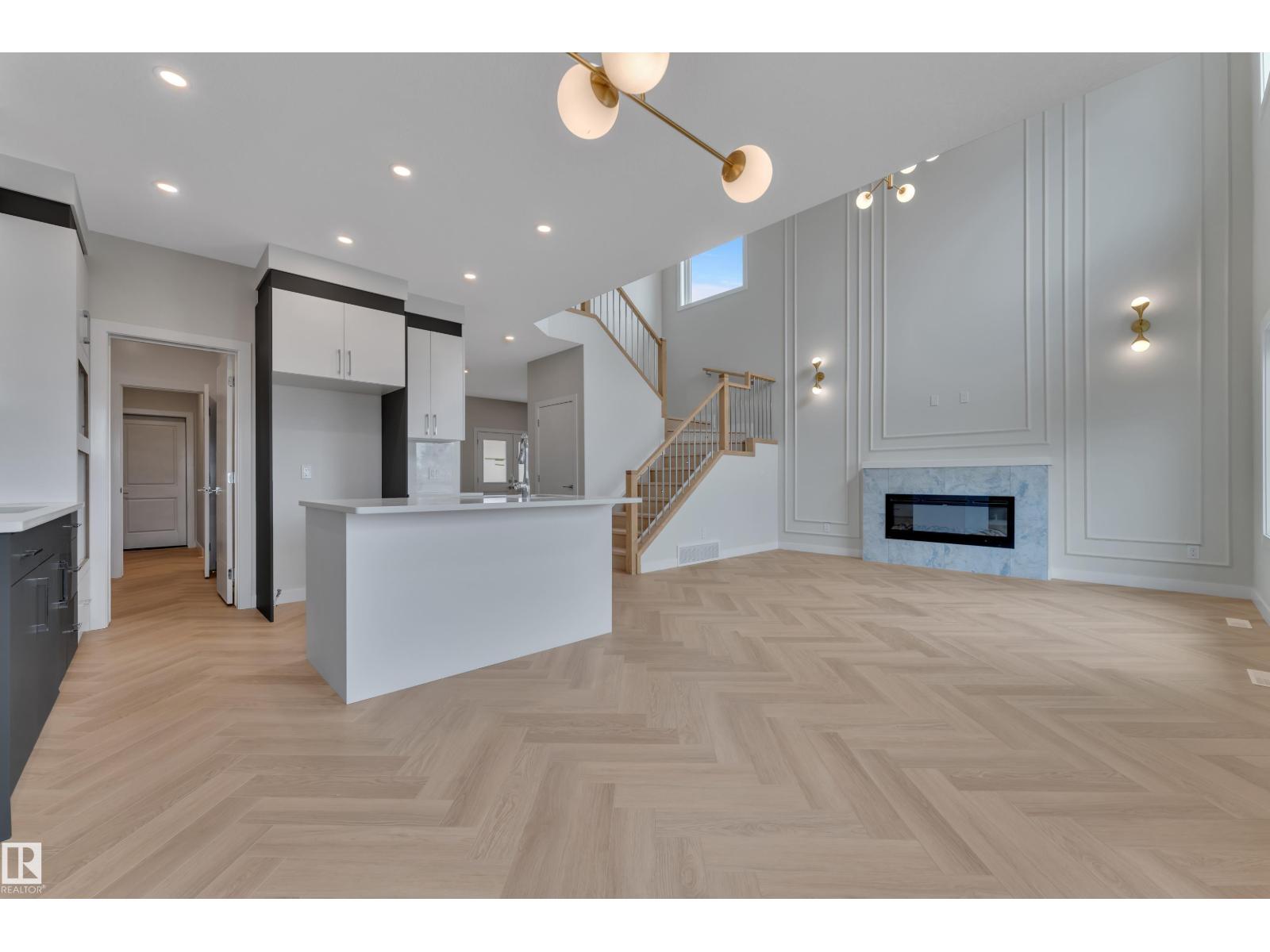 377 Linden LO - 16