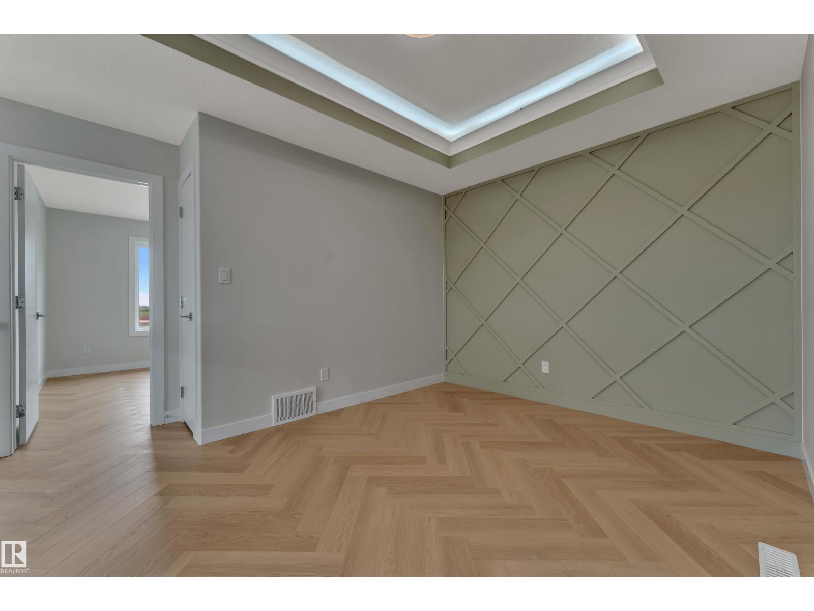 377 Linden LO - 21
