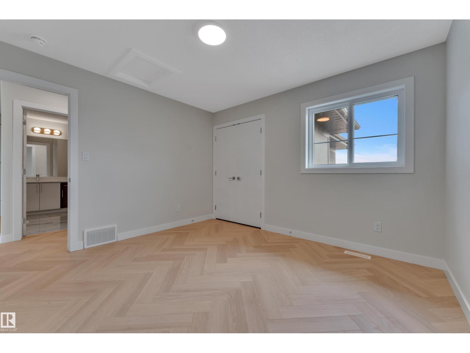 377 Linden LO - 27