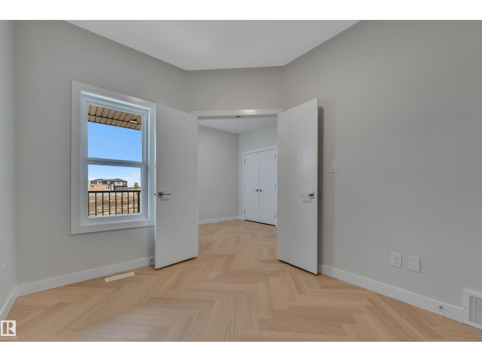 377 Linden LO - 6