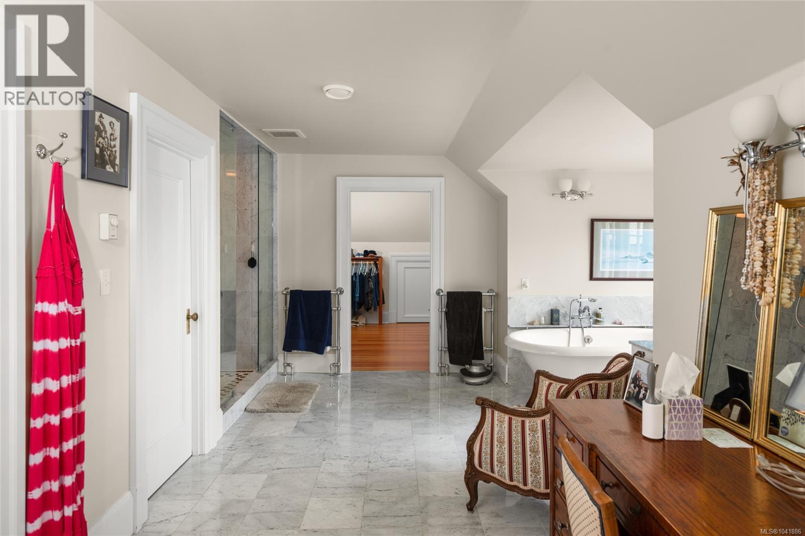 605 Senanus Dr - 37