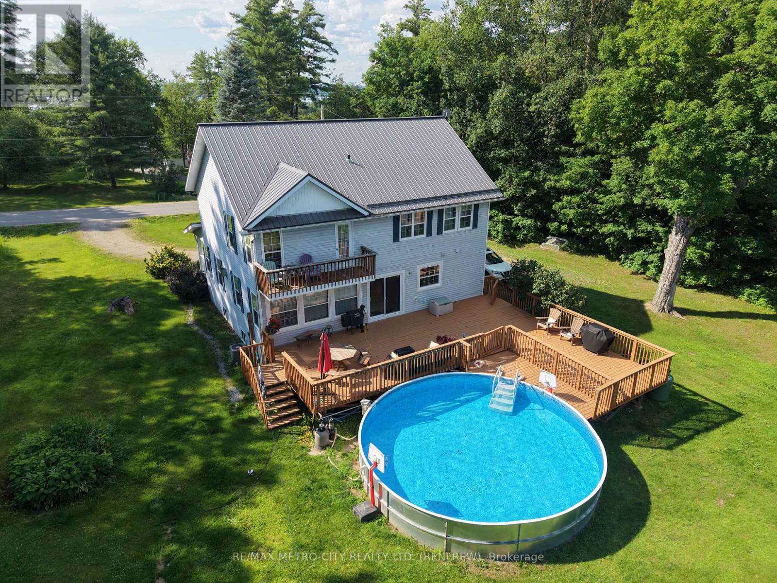121 PHEASANT RUN - 33