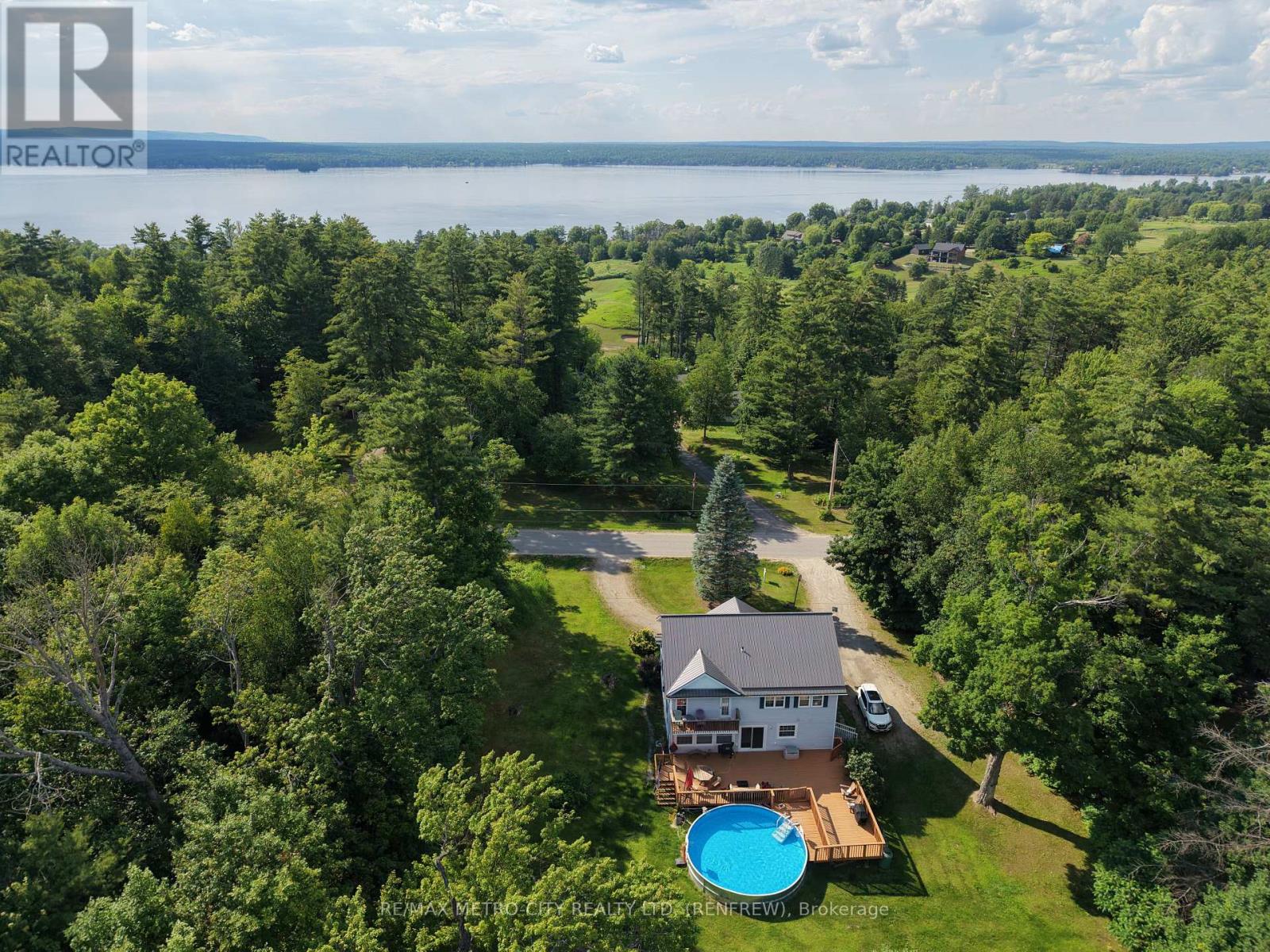 121 PHEASANT RUN - 36